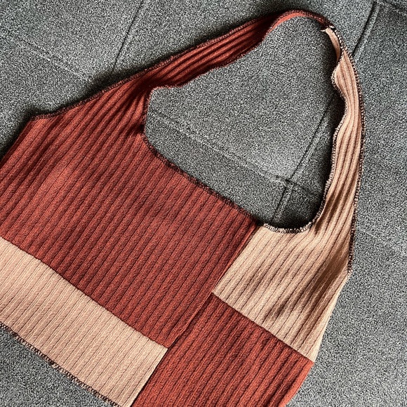 Top - Picture 2 of 2